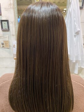 ルーディヘアーブランド(Ludi hair Brand) 艶髪仕上げのナチュラルストレート