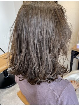 シルベット(Silvet) グレージュ×ミディアムbob