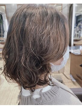 マニス(manis) 20代30代40代ナチュラルヘアアッシュニュアンスパーマボブ