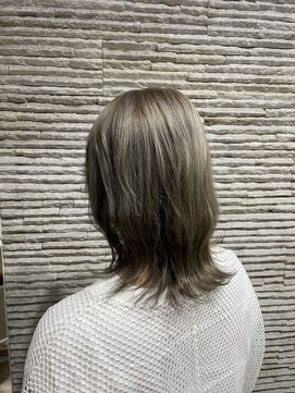 ビス リアン 川口店(Vis lien) 20代30代アッシュグレージュミディアムウルフ伸ばしかけ抜け感