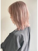 大人気ホワイトピンクカラー×外ハネレイヤースタイル