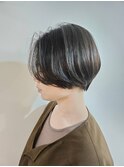 大人ショートオリーブアッシュ切りっぱなしボブ40代50代60代