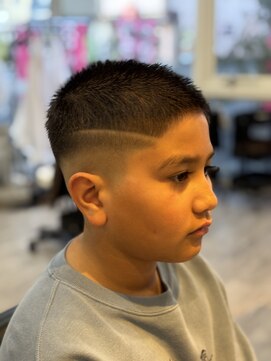 オレのカット ワタシのカラー ベリーショート×スキンフェード