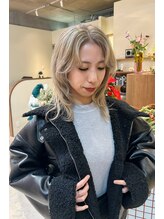 カケ(kake)&nbsp;ブロンド×ミディアムレイヤーカット