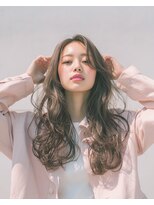 バッバ(babba.) 透明感ヘーゼルベージュ×エアリーロングレイヤースタイル