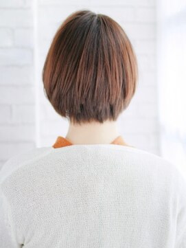 ヘアメイク ナル(hair make nalu) ツヤ感カラーの内巻きボブ