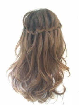 ネオリーブルノン 日吉(Neolive Runon) 【Runon 日吉店】二次会ハーフアップヘアセット