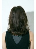 ゆるっとくびれがお洒落なミディアムレイヤースタイル[銀座]
