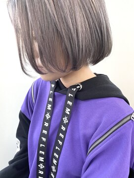 ヨロヘアー(YOLO hair) ☆ハイブリーチでまろやかペールシルバー♪