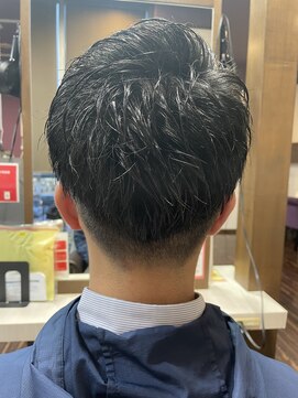 カスガウラ美容室 刈り上げショート