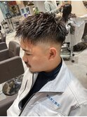 前下がりスキンフェード