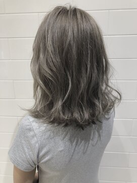 リー 天王寺(Lee) シルバーグレージュ