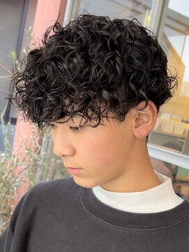 フィフス(fifth) プードルパーマスパイラルツーブロック前下がりマッシュ