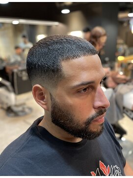 フランクスバーバー アンド ビアークラブ(FRANK'S BARBER and BEER CLUB) スキンミドルバズクロップF