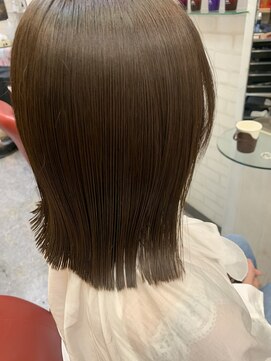 ロマンヤカタ ファース(ROMAN YAKATA fars) 髪質改善　ブリーチ無イルミナカラー　切りっぱなし@田代4/22