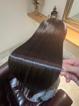 ベルラ(BeLuRA)の写真/乾かすだけで人生史上最高の艶髪に。髪質に合わせた施術で髪の負担を抑えながら、理想のストレートが叶う＊