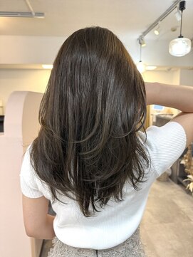 ミョンシル レイヤーカット/ブリーチなしオリーブグレージュ
