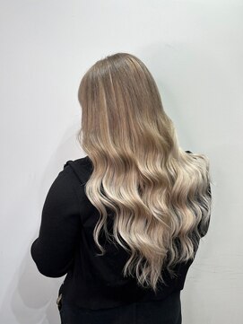 カルフール ロコ 草加西口店(Carrefour LOCO) ミルクティーベージュ/エクステ/ケアブリーチ/ダブルカラー