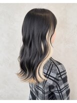 ハクア(HAKUA) インナーカラーのロングウェーブ
