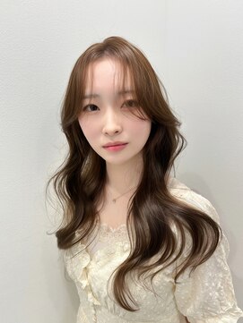 ラクシア(LucxiA) 韓国ヘア/結んでも可愛いロングレイヤーカット/圧倒的小顔ヘア