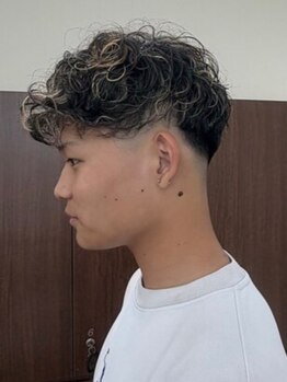 ジョージ 三津浜店の写真/メンズもお任せ♪波巻きパーマ・ツイストスパイラルパーマなどお客様のイメージに合わせたパーマをご提供！
