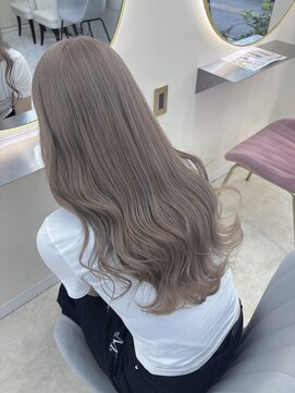 アン(Hair make un) ミルクティーベージュ/ハイトーン/ブリーチ/ベージュ