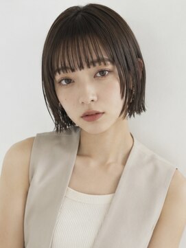 ヴェイン 渋谷(vain) ダークグレージュ×ワイドバング切りっぱなしミニボブ
