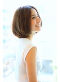 センターパートが可愛い大人ボブ
