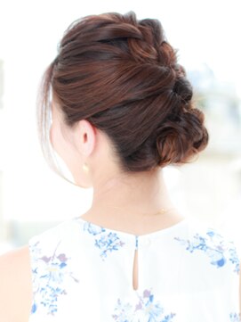 レガーミ(Legami) 結婚式パーティー編み込みアレンジ