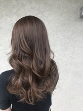 ヘアーメイクス アッシュ系セミロングスタイル