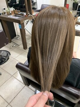 スティラアン 新小岩南口(Stilla an) ウル艶ベージュ【新小岩】