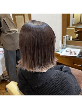 エクリ 麻布十番(equri) 切りっぱなしボブ