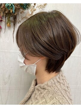 プランタン(Printemps) コンパクトショートラベンダーアッシュ耳掛けマッシュショート