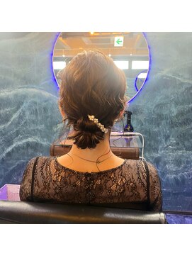 ラズリー(Lazliy) シニヨン