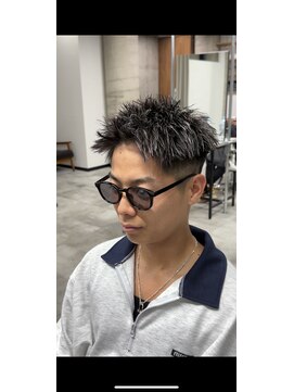 イーラ(era) ホワイトメッシュ短髪ジェットモヒカンショート刈り上げ