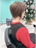 大人可愛いグレージュカラー×ショートボブ