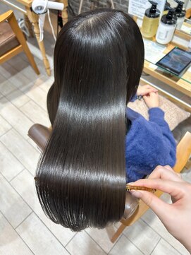 プラグ バイ ネオリーブ(plug by neolive) 黒髪×髪質改善 [髪質改善/縮毛矯正/レイヤーカット]韓国A