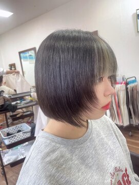 ニーナ ヴィジョン(NINA visioN) 顔まわりレイヤー×ぷつっとボブ