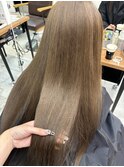 オリーブベージュ