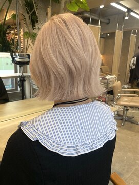 サンク 原宿 表参道(cinq) ミルクティーベージュハイトーンカラーブリーチありダブルカラー