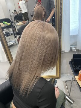 レアル 心斎橋 大阪(REAL) ベージュカラー