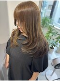 海外レイヤーミルクティーカラー艶髪ハッシュカット小顔30代