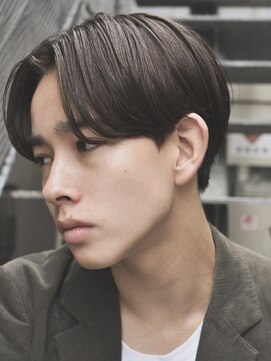 レタッチバイフィフス(RETOUCH by fifth) 原宿センターパートフェザーパーマツーブロックメンズパーマ