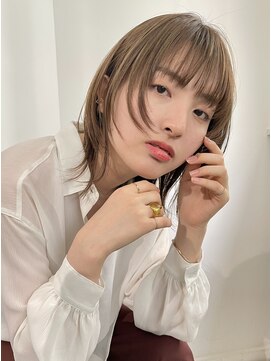 ブラウン(Brown) ミディアムウルフ×透明感アッシュベージュ