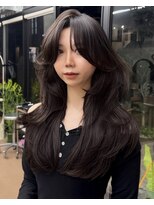 ヌエン 渋谷(NU/EN) くびれるバタフライレイヤー×アッシュブラウン/ハッシュカット