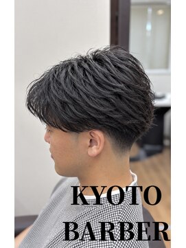 バーバーショップテト(barber shop tete) テーパーフェード/フェザーパーマ/センターパート