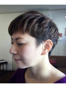 カミリー(Kamily) 耳だしスッキリ　ショート