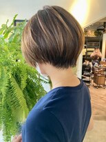 ラーサ(LaHzA) 丸みショート☆小顔カット