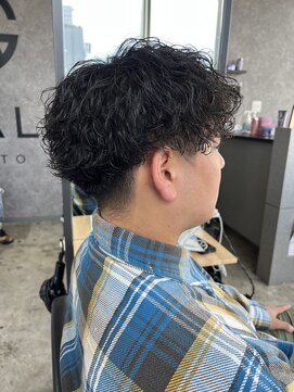 ゴールドシブヤ(GOALD SHIBUYA) 波打ち 波パーマ 波巻き ツイストスパイラル