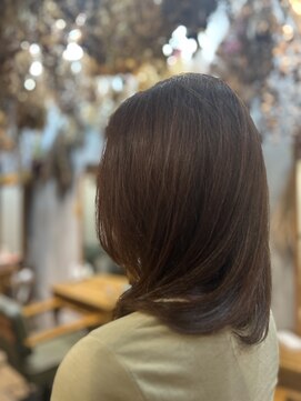 ヘアーサロン アンズ 落ち着いたブルーとエレガントなバイオレット